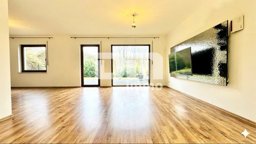 (R)eserviert!Modernes Wohnerlebnis mit großer Terrasse + Carport - EG Wohn / Küchen Essbereich / Zugang Terrasse